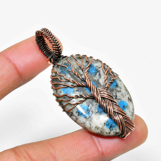Earth’s Embrace – Labradorite Copper Tree of Life Pendant