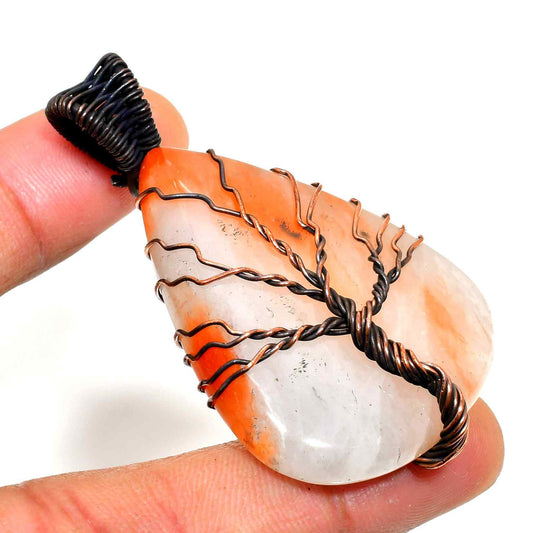 Serene Ember – Copper-Wrapped Carnelian Pendant