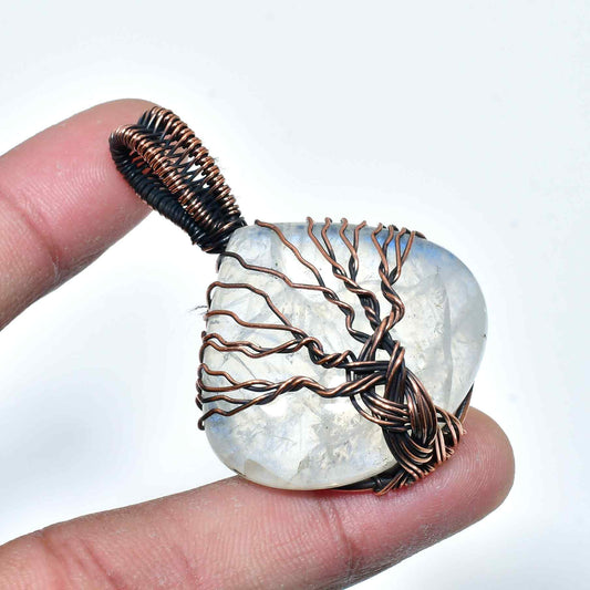 Celestial Harmony – Copper-Wrapped Moonstone Pendant