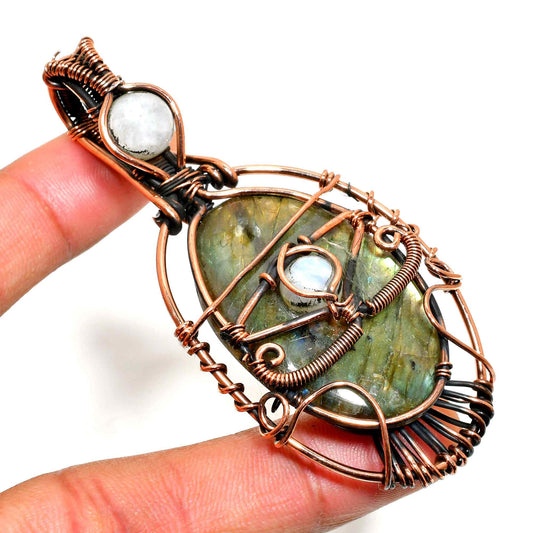 Aurora’s Veil – Labradorite & Copper Pendant
