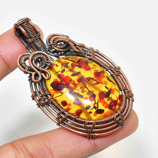 Amber Embrace – Rustic Copper Pendant