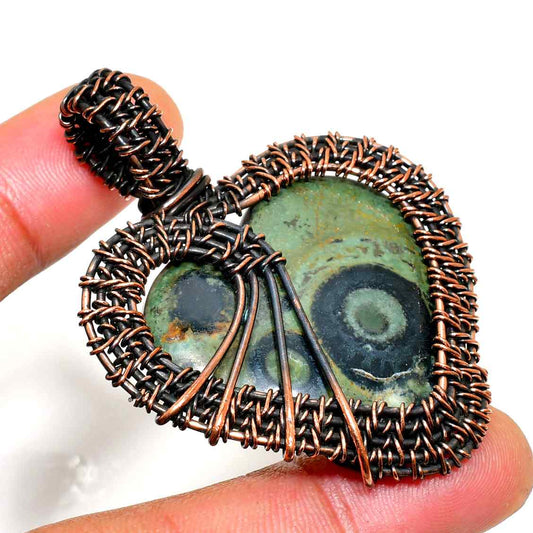 Heartstone Haven – Copper-Wrapped Heartstone Pendant