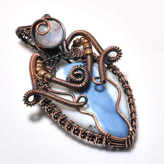 Ocean's Embrace – Aquamarine Copper Pendant