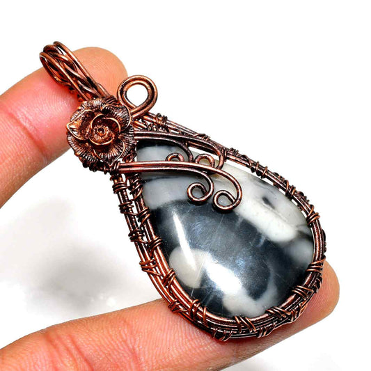 Earthsong – Rose Gold Agate Pendant