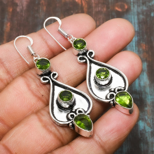Elysia’s Glow – Silver Filigree Peridot Earrings