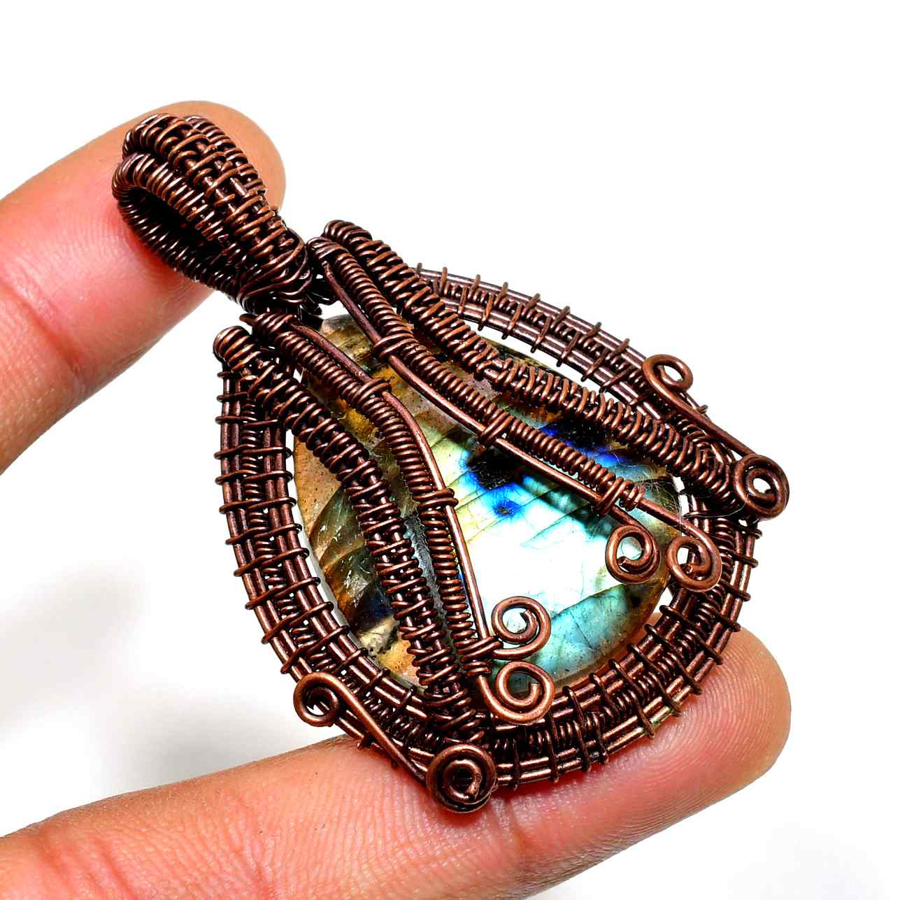 Ezra’s Veil – Labradorite Copper Pendant