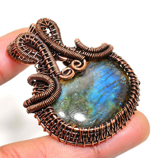 Enchanted Aura – Labradorite & Copper Pendant