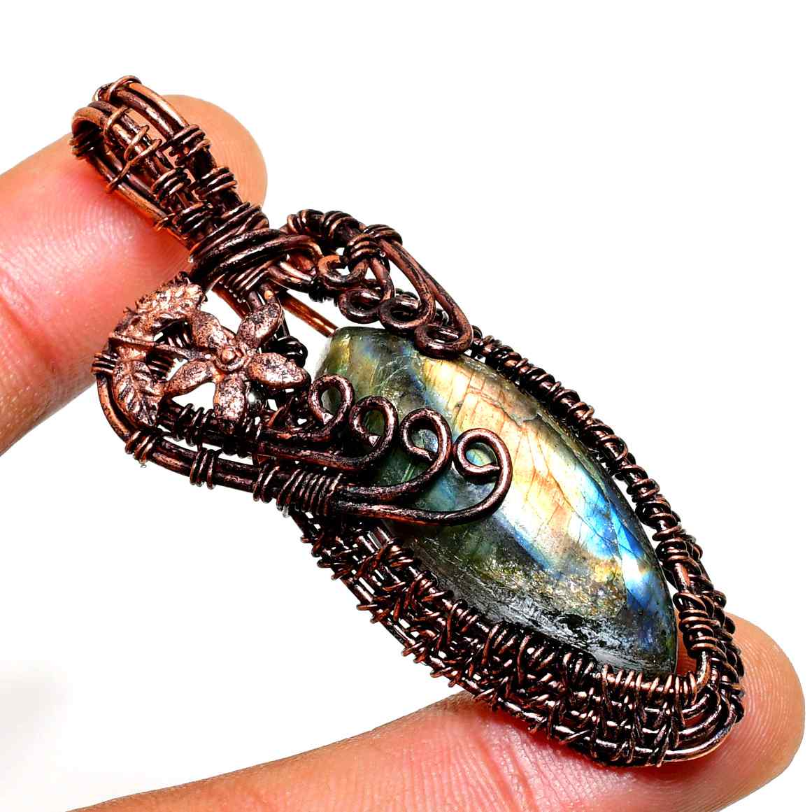 Aurora’s Dream – Labradorite Copper Dreamcatcher Pendant