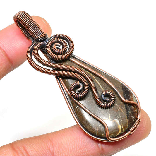 Ember’s Heart – Copper-Wrapped Natural Stone Pendant