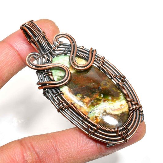 Nature’s Embrace – Copper-Wrapped Grounding Stone Pendant