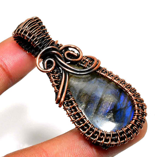 Aurora’s Veil – Labradorite Copper Pendant