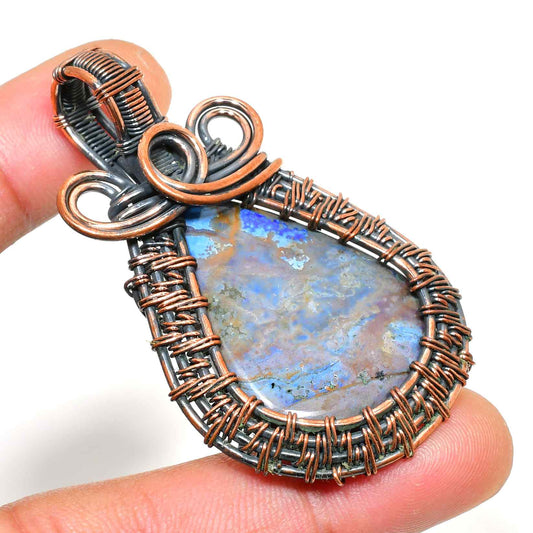 Ember’s Whisper – Wire-Wrapped Labradorite Pendant