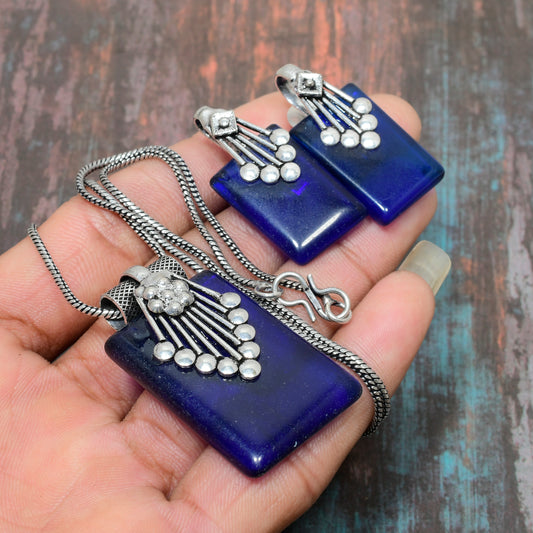 Selene’s Gaze – Lapis Lazuli Pendant & Earrings