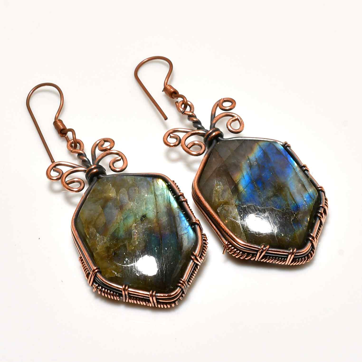 Lunar Gleam – Copper-Wrapped Labradorite Earrings