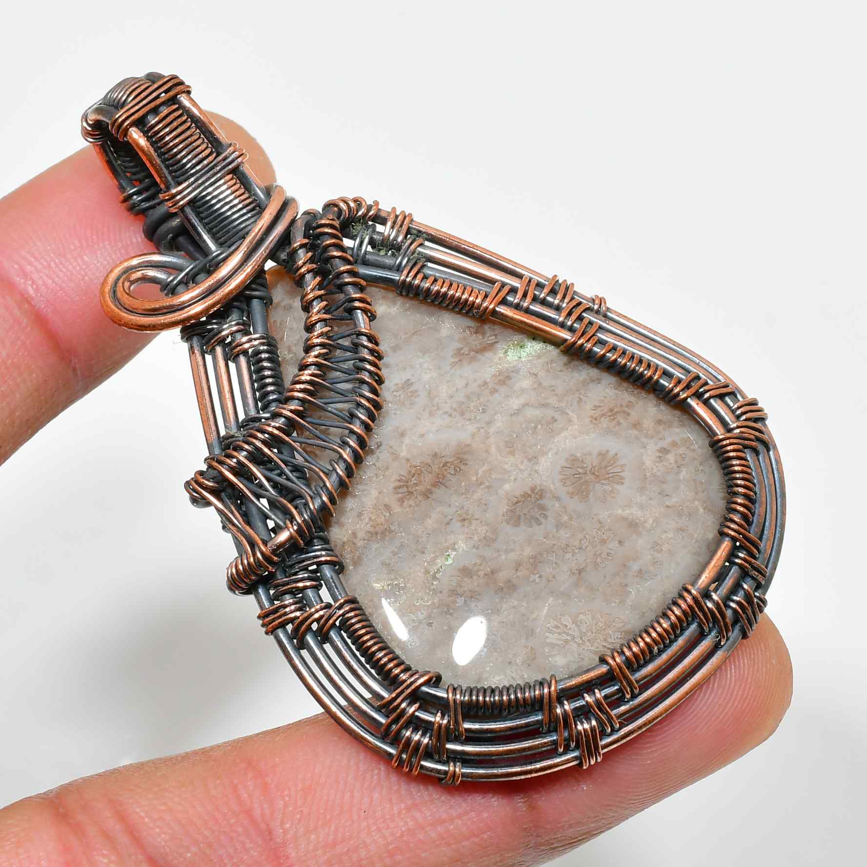 Aria’s Embrace – Amethyst Copper Pendant