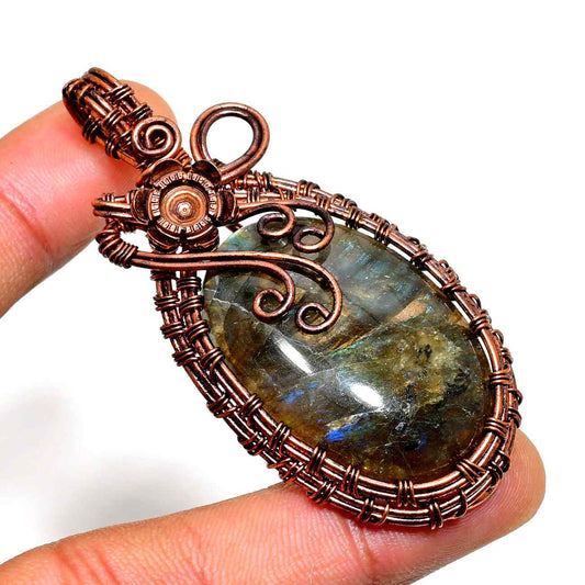 Luna’s Radiance – Oxidized Copper Labradorite Pendant