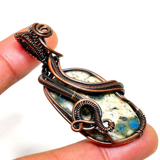 Luna’s Embrace – Amethyst Copper Pendant