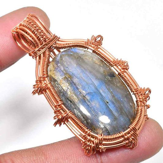 Aurora’s Veil – Labradorite Copper Pendant