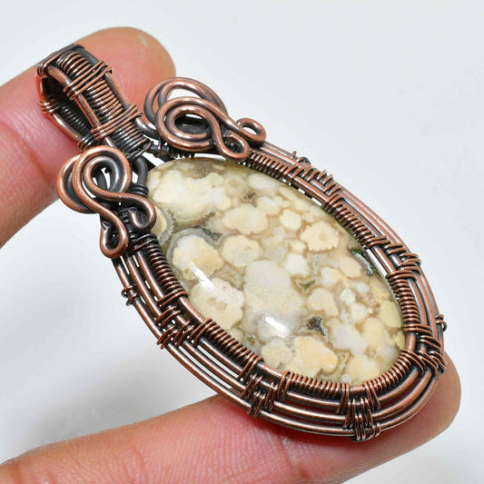 Gaia’s Heart – Copper Wire Gemstone Pendant