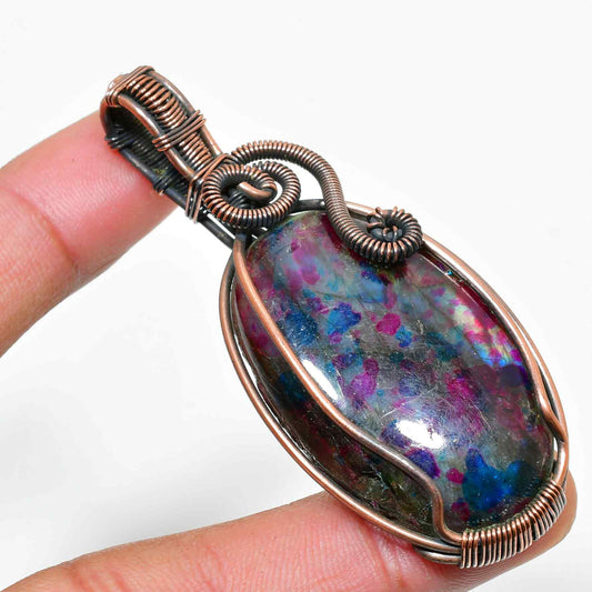 Celestial Glow – Opal & Copper Wire Pendant