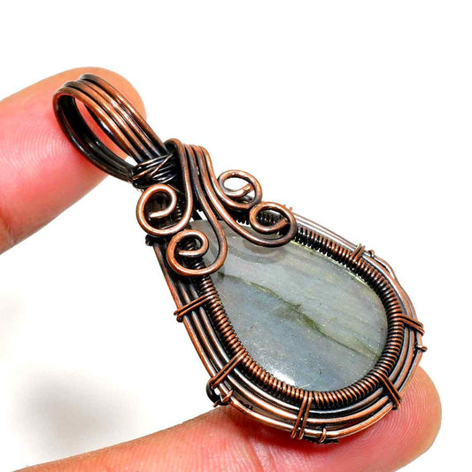 Mystic Cascade – Labradorite Copper Wire Pendant