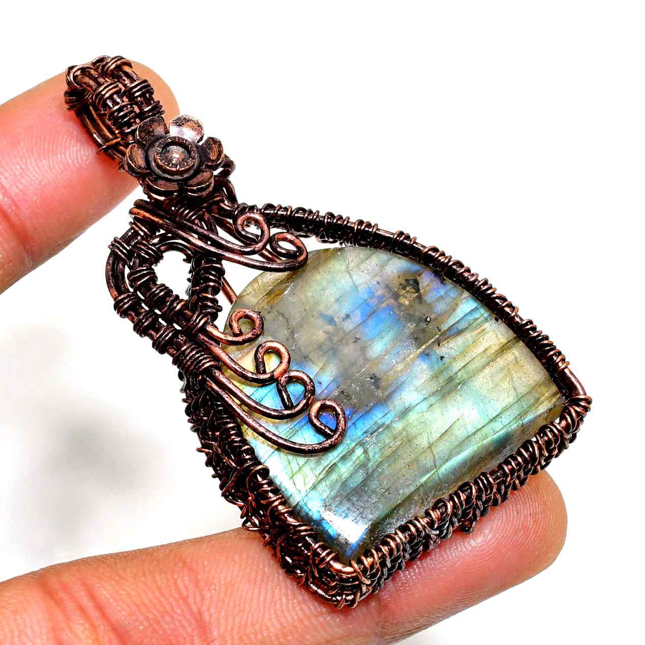 Selene’s Glow – Labradorite & Oxidized Copper Pendant