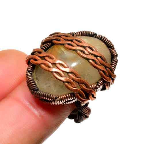 Guardian’s Embrace – Labradorite Copper Ring