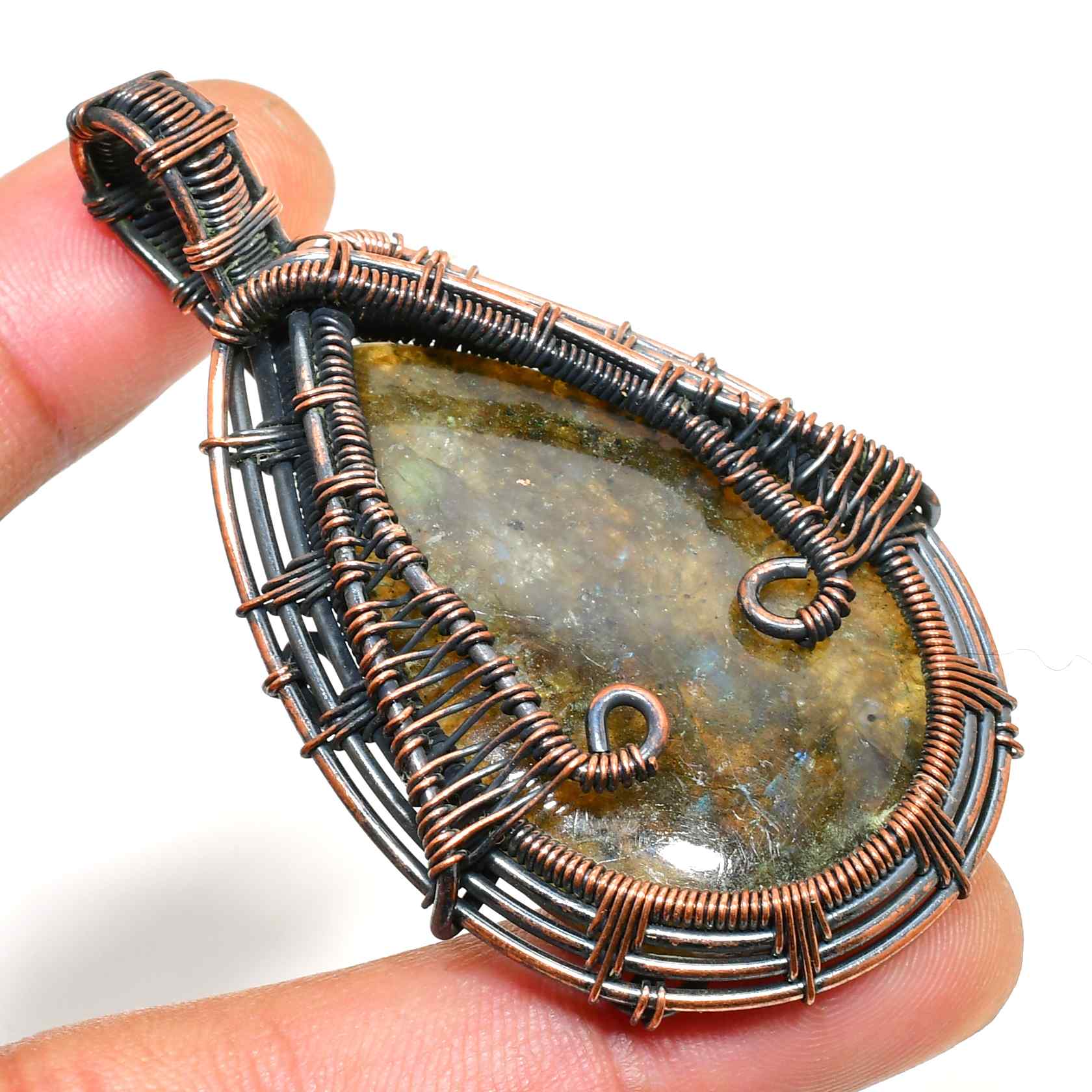 Ethereal Echo – Labradorite & Oxidized Copper Pendant