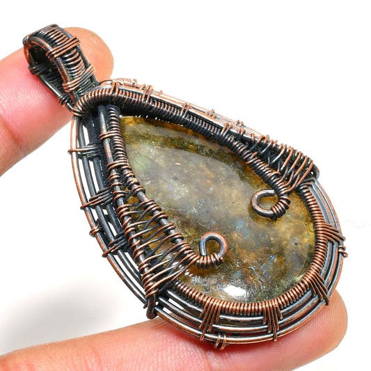 Ethereal Echo – Labradorite & Oxidized Copper Pendant