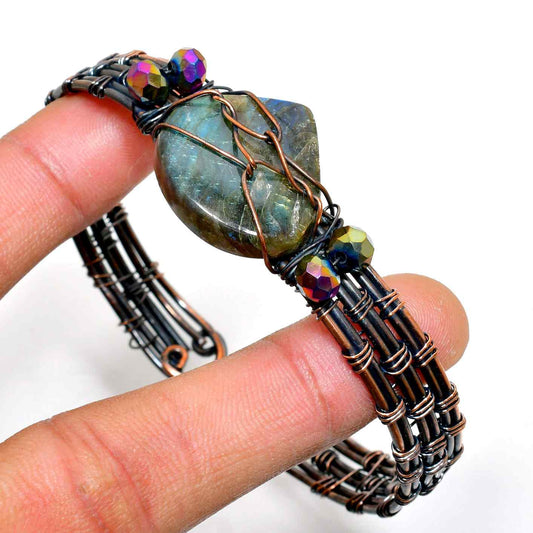 Selene’s Shimmer – Labradorite Copper Bracelet