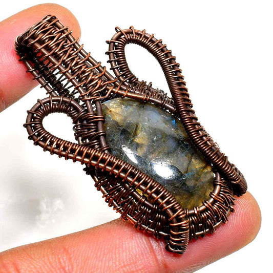 Aurora’s Embrace – Copper-Wrapped Labradorite Pendant