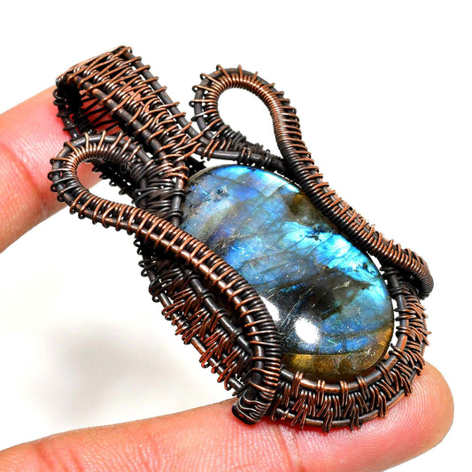Aurora’s Veil – Labradorite Copper Pendant