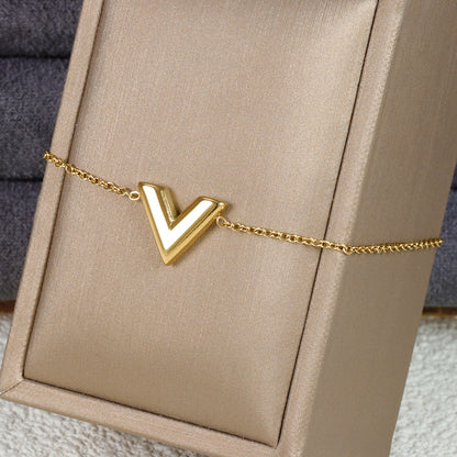 Vera Gold V-Necklace