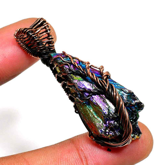 Aurora’s Radiance – Iridescent Quartz & Copper Pendant