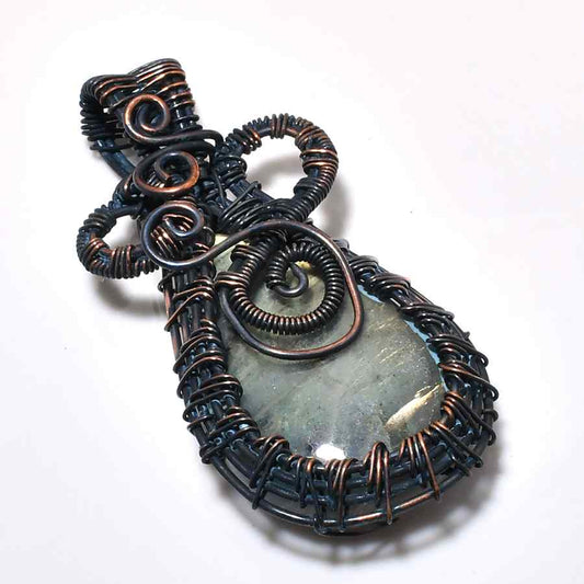 Mystic Dreams – Labradorite Copper Pendant