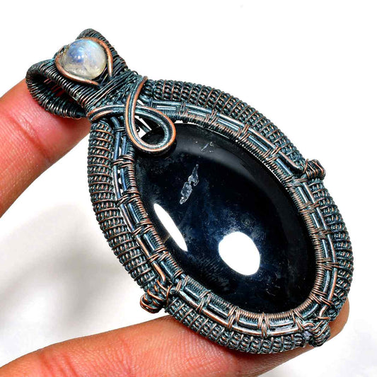 Umbra’s Aegis – Wire-Wrapped Obsidian Pendant