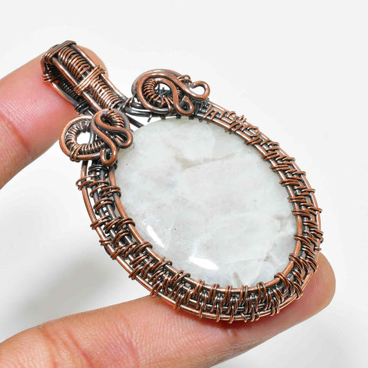 Radiant Clarity – Copper-Wrapped Quartz Pendant