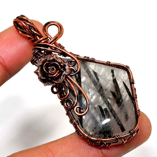 Serenity’s Embrace – Amethyst & Copper Pendant