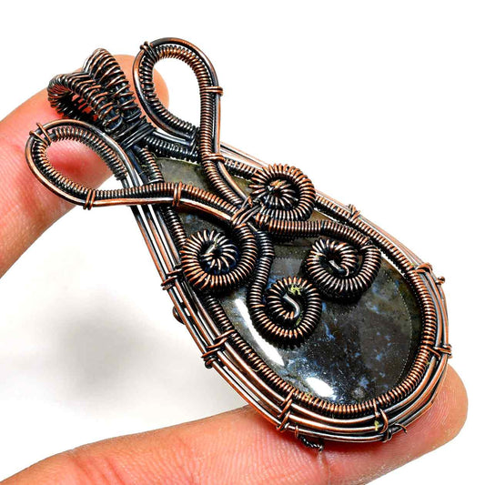 Selene’s Shield – Labradorite Copper Pendant