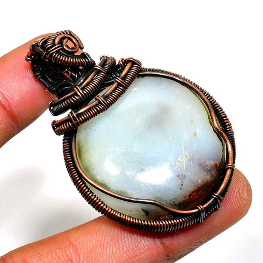 Serenity’s Embrace – Aquamarine Copper Pendant