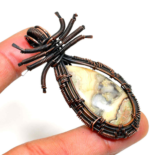Ember’s Embrace – Agate & Copper Pendant