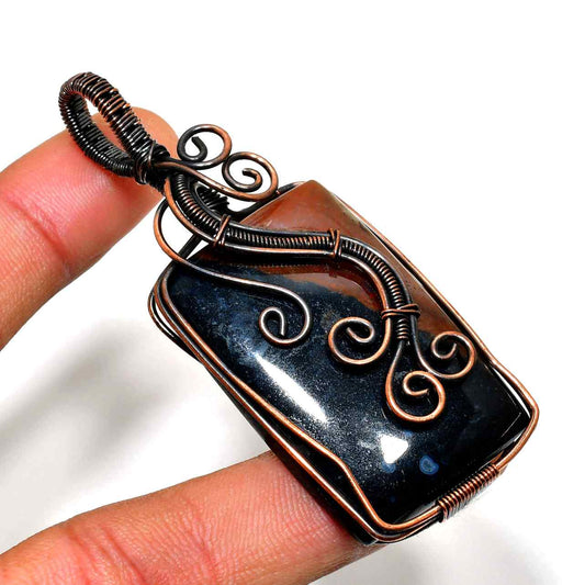 Mystic Embrace – Black Stone & Oxidized Copper Pendant