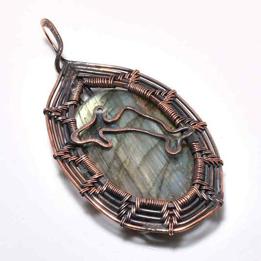 Luna’s Embrace – Labradorite Copper Pendant
