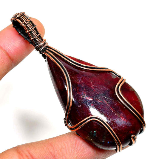 Crimson Ember – Copper Gemstone Pendant