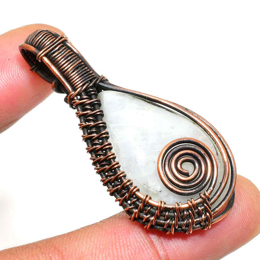 Luna’s Embrace – Moonstone Copper Pendant