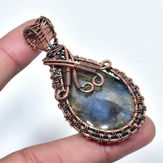 Aurora’s Veil – Labradorite Copper Pendant
