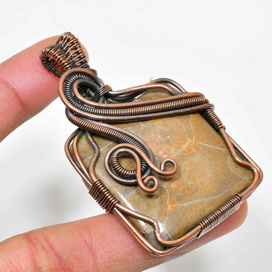 Gaia’s Embrace – Agate Copper Pendant