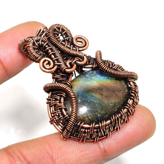 Luna’s Dreamcatcher – Labradorite Copper Pendant