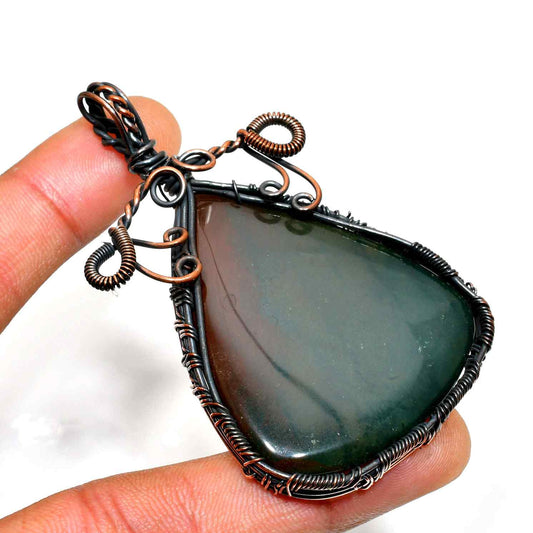 Ember’s Embrace – Moss Agate Copper Pendant