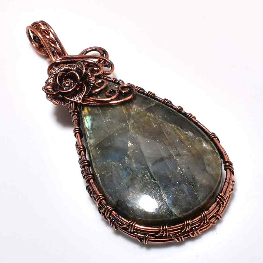 Ember’s Beacon – Labradorite & Copper Wire Pendant